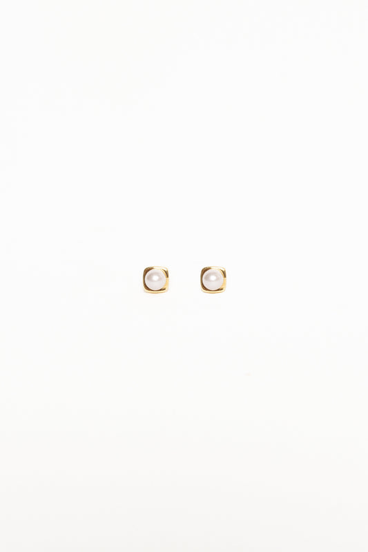 Helene Stud Earrings - Gold/Pearl